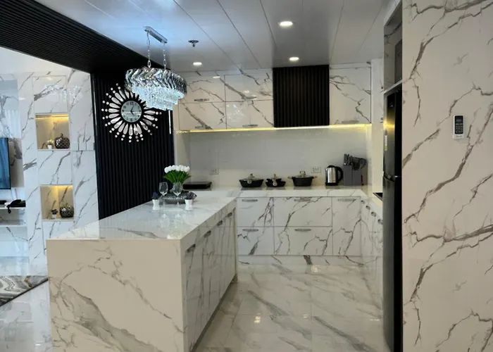 Makati Luxury Apartment *